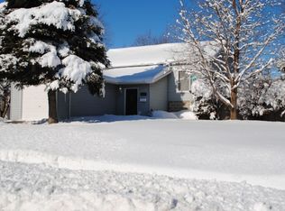 216 Gordon Ave, Romeoville, IL 60446