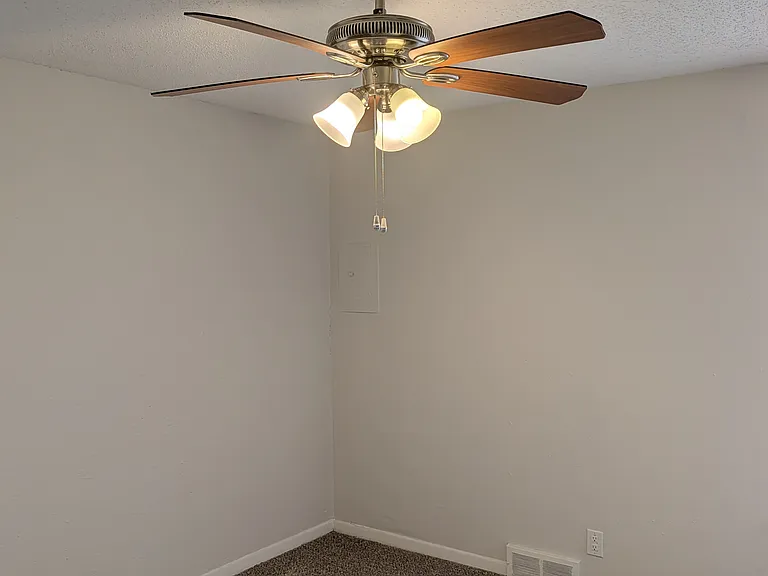 4800 Dunlap Dr — Photo 11