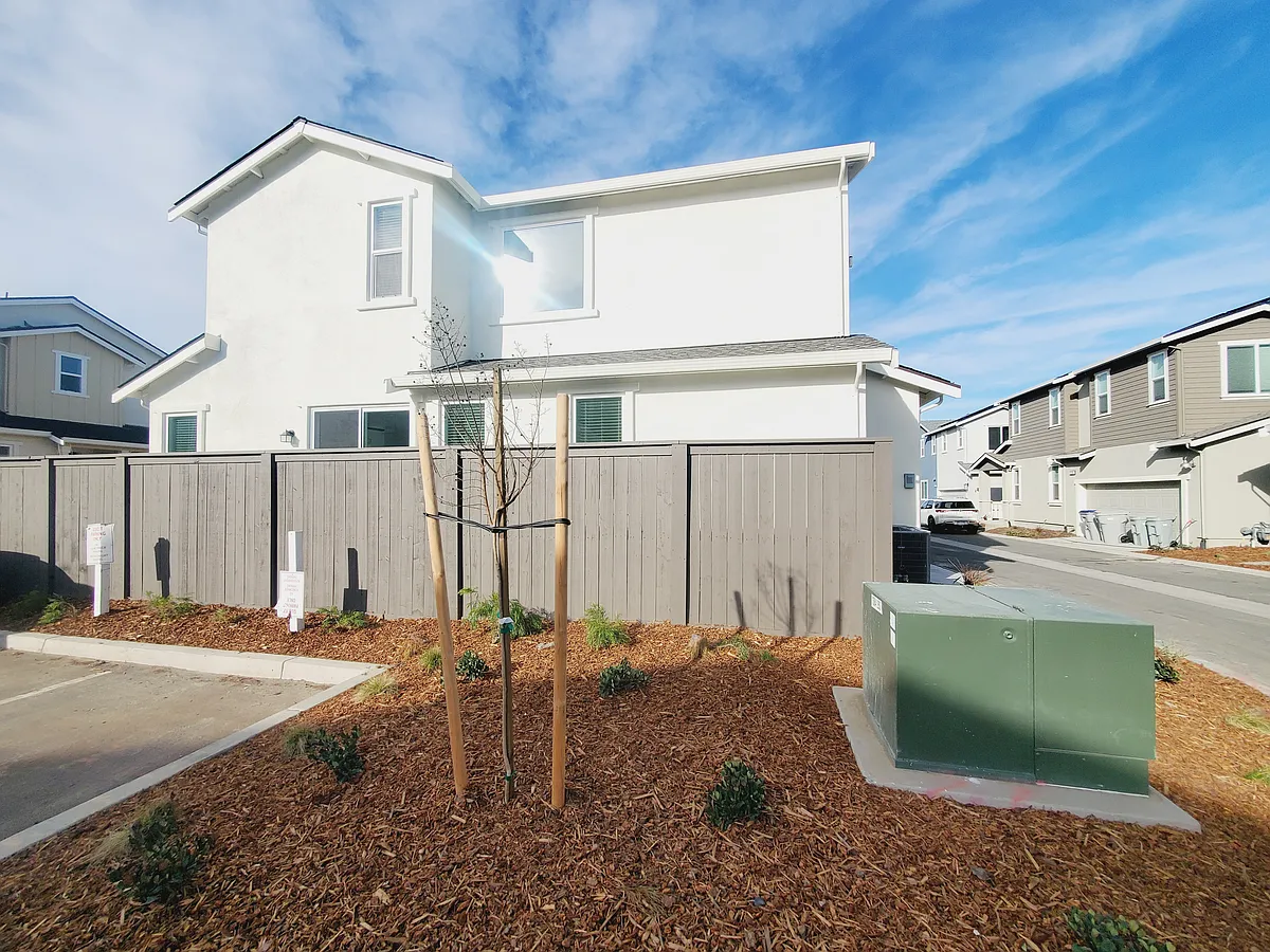 Building Photo - 2199 Grady Cir