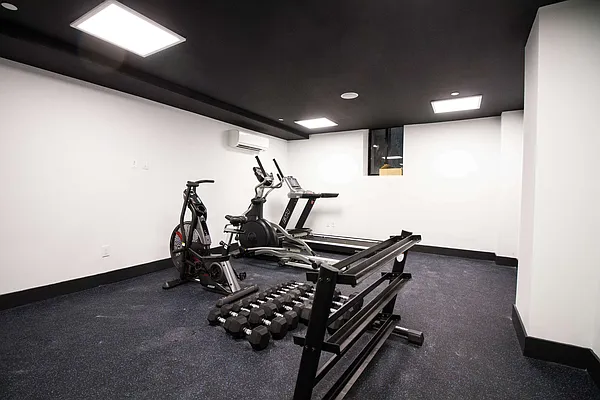 Rented by Nooklyn NYC LLC | media 50