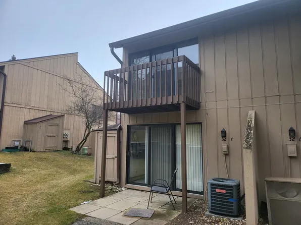 32 Montego Colony APT 7, Fox Lake, IL 60020
