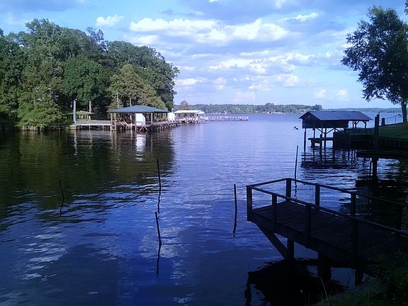 2nd image of 377 Acacia Ln