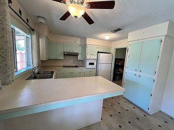 5th image of 1320 Linwood Dr