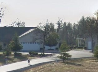 8317 Whispering Oaks Rd, Redding, CA 96002