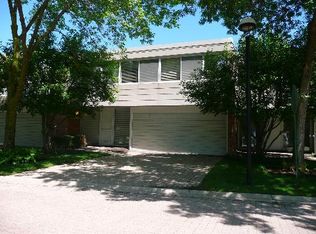 1770 Seton Rd, Northbrook, IL 60062