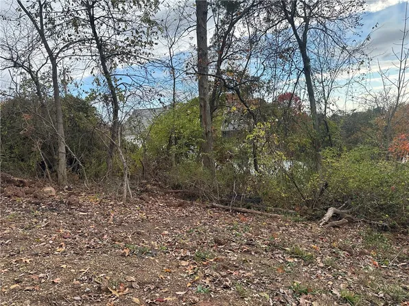 Hazelcroft Ave, Aliquippa, PA 15001