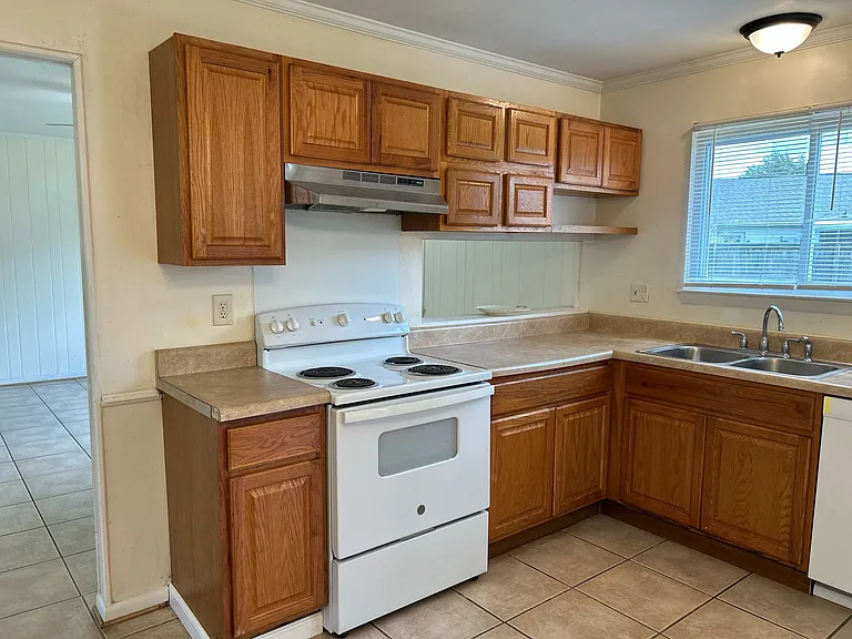 3841 Forrester Ln — Photo 12