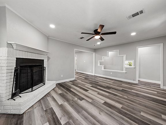 5th image of 4529 Sanger Ave