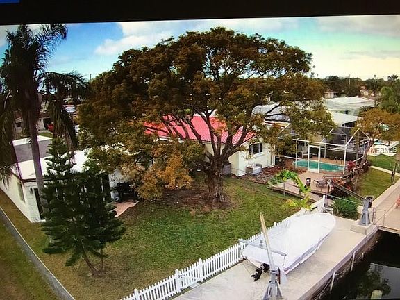 2nd image of 4920 Pelican Dr
