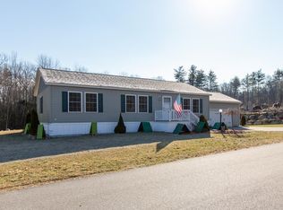 14 Spindle St, Danville, NH 03819