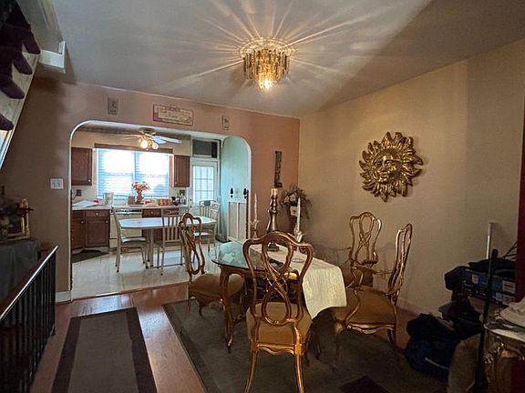 4th image of 2841 S Camac St