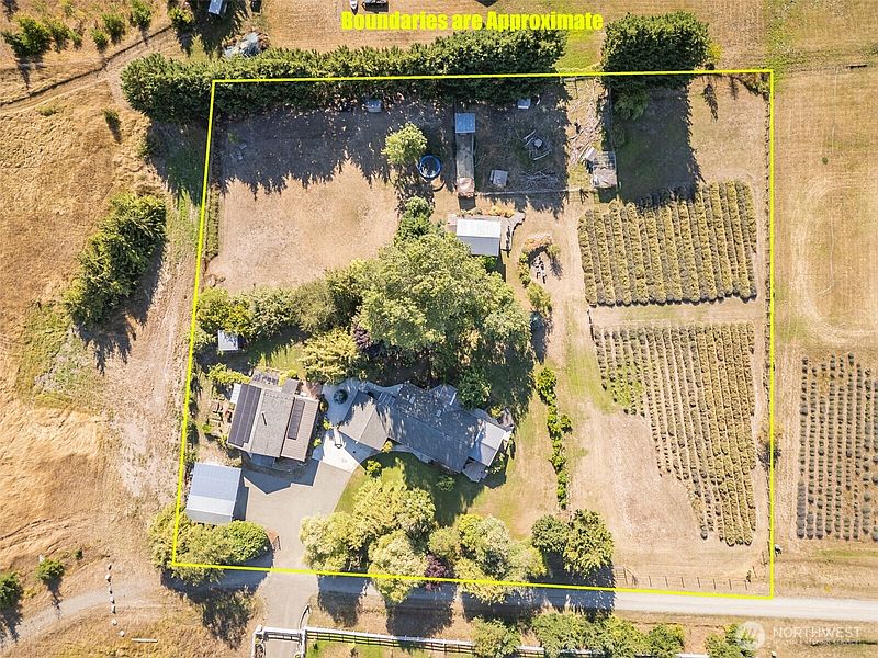 3rd image of 330 Bell Bottom Road