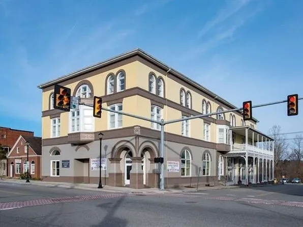 303 W Main St #204, Radford, VA 24141