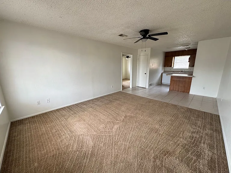 907 N 7th St — Photo 63
