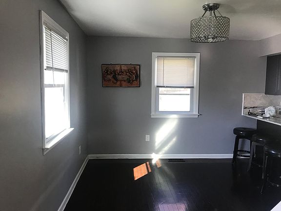 3rd image of 333 Ely Ave