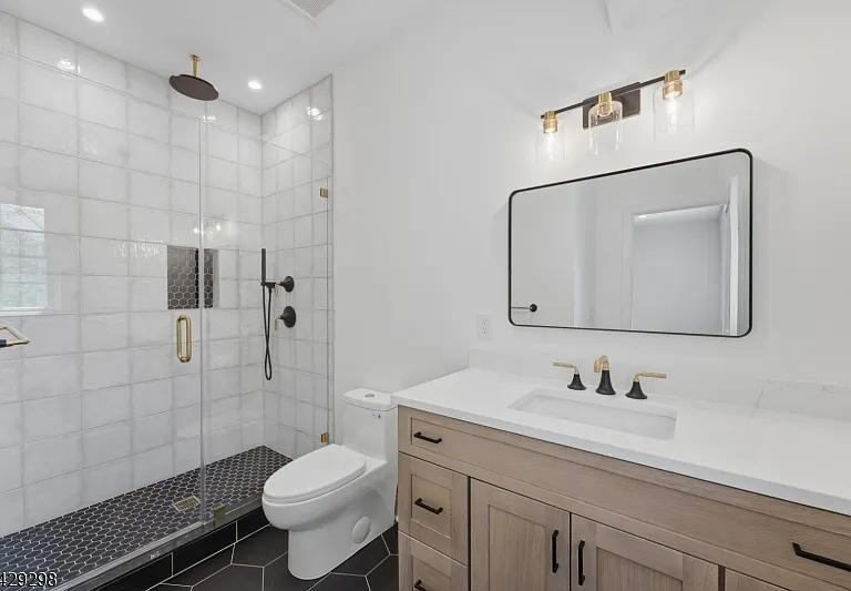 18 Tennyson Dr — Photo 14