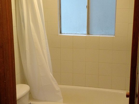 4th image of 125 SW McKenzie St #4