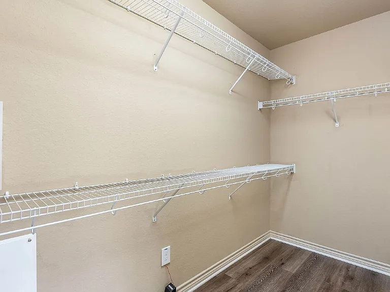 15606 Fox Ln — Photo 17