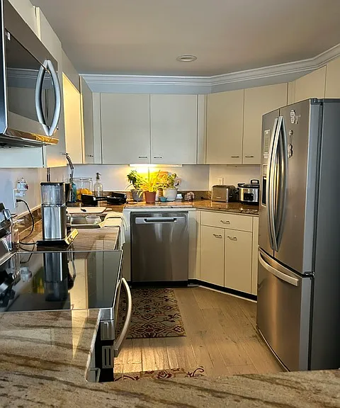 150 Wappoo Creek Dr #8 — Photo 5