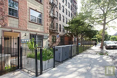 342 Parkside Avenue, #3