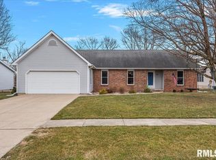 50 Taft Dr, Rochester, IL 62563