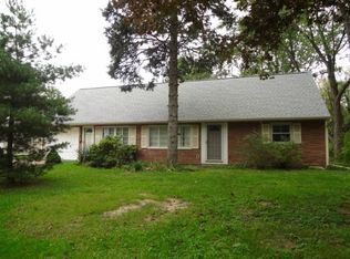 4840 Southwood Dr, Sheffield Lake, OH 44054