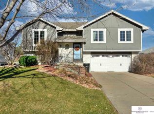 16624 Pierce St, Omaha, NE 68130