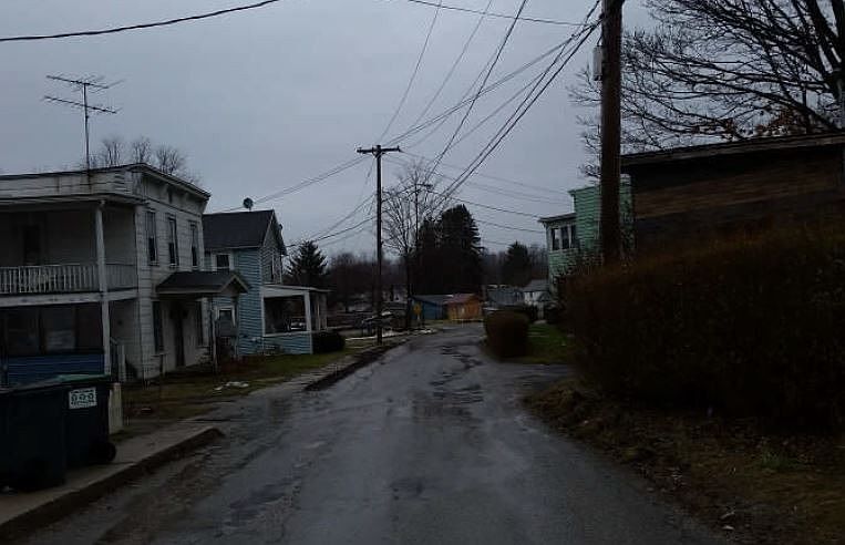 2nd image of 44 4th St
