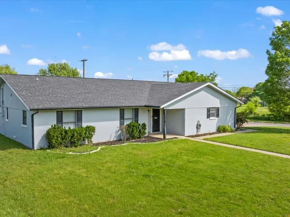 1403 Sheila St, Stephenville, TX 76401