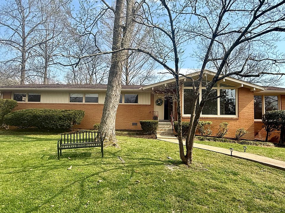 Beautiful treed lot