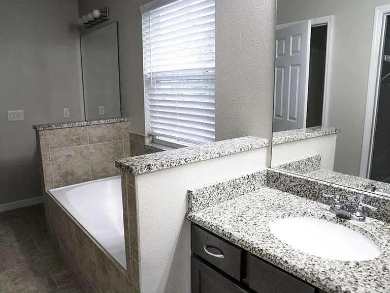 4840 Poolside Dr — Photo 11