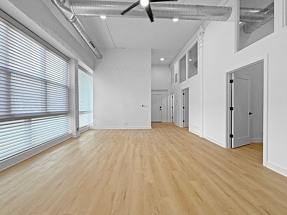 5th image of 837 N Milwaukee Ave #103