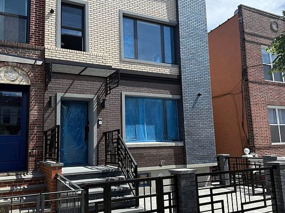 3rd image of 23-81 27th St #1