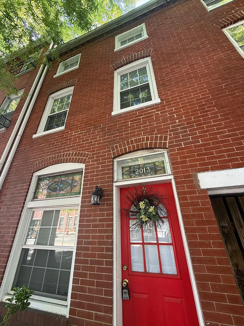 Fully Furnished & Elegantly Renovated Historic 3BR/2.5BA Home with Private Yard & Deck! — Photo 1