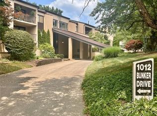 1012 Bunker Dr APT 203, Fairlawn, OH 44333