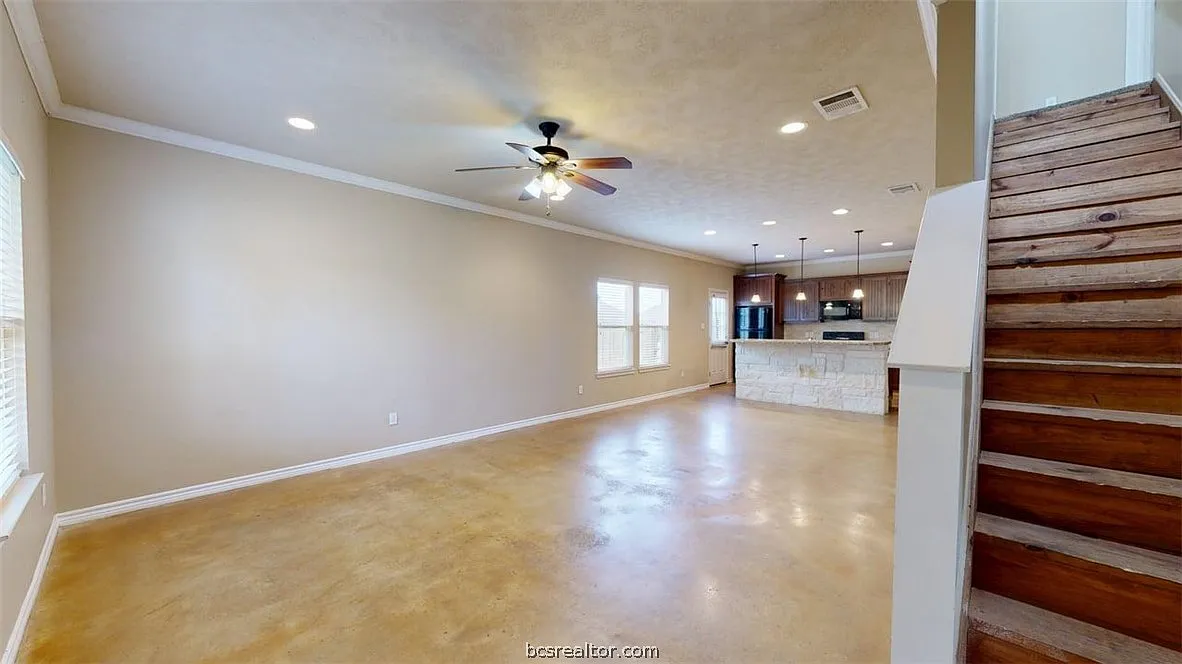 1 bed, 1.0 bath, 1815 sqft, $550 — Photo 3