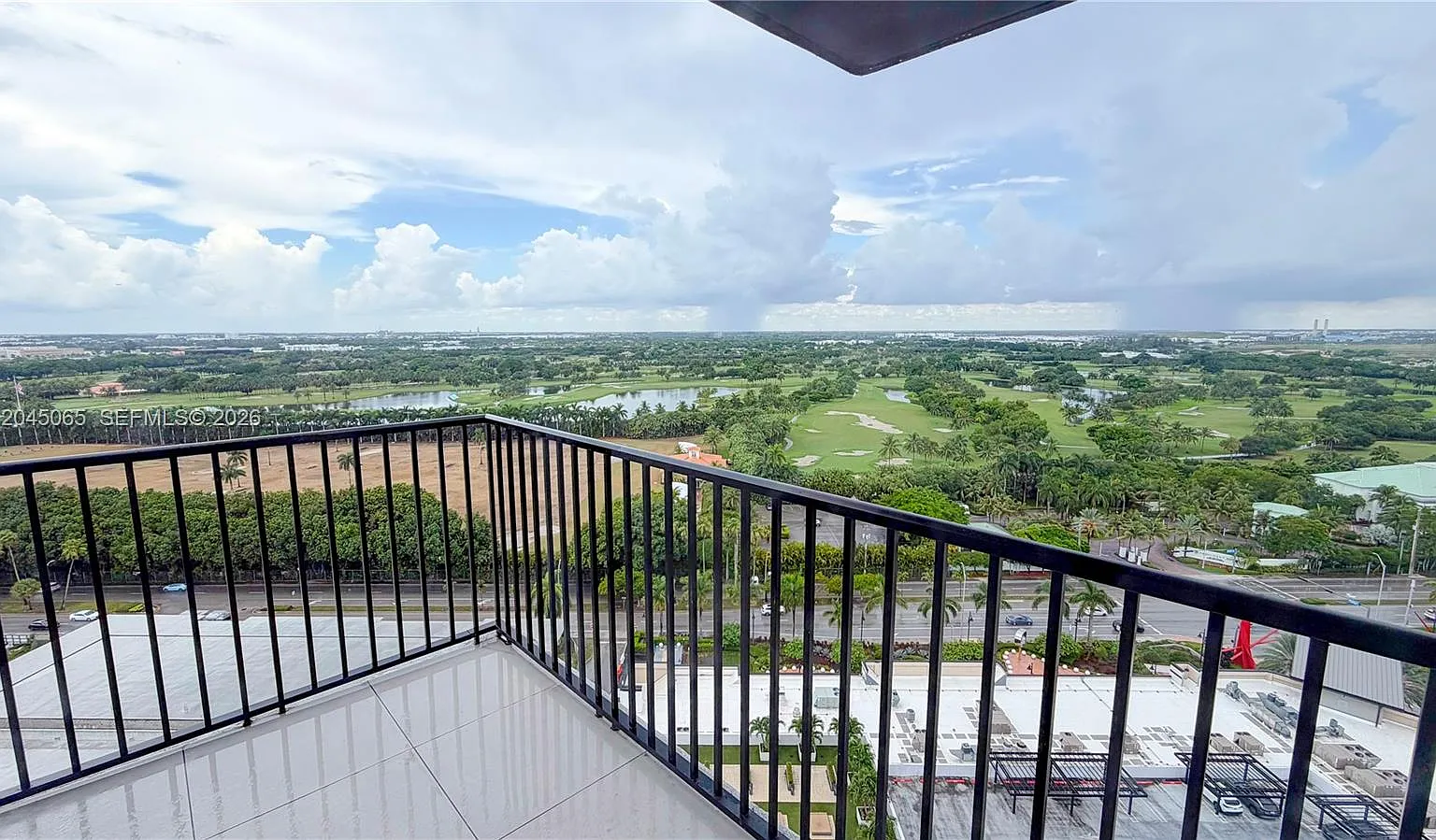 5252 Paseo Condo — Photo 3