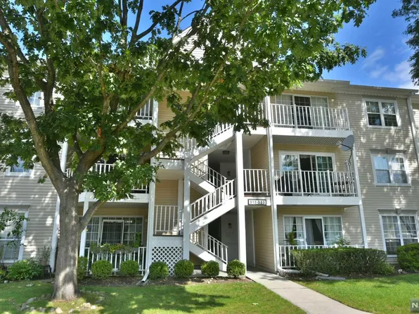 323 Linden St, Mahwah, NJ 07430