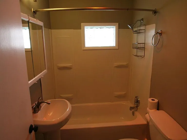 218 Alexander Ave #2 — Photo 10