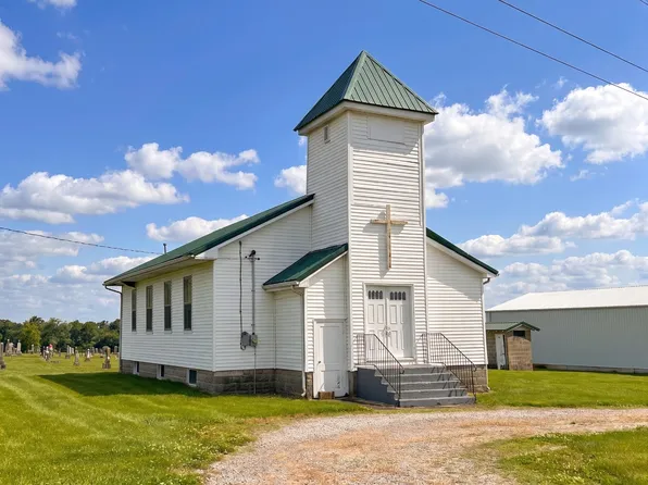 14286 Old Highway 50, Clay City, IL 62824