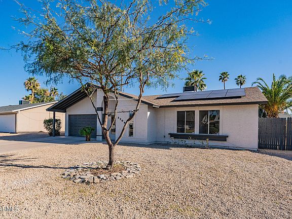 4th image of 2209 E MARCONI Avenue