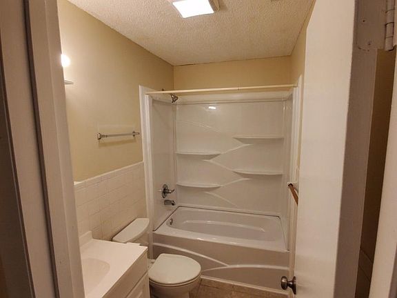 3rd image of 49 Newman Dr