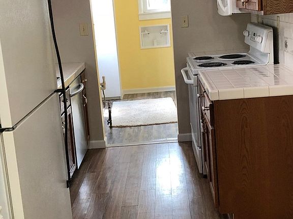 5th image of 419 N Lincoln St