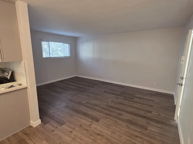 2515 Ocean View Ave #102 — Photo 5