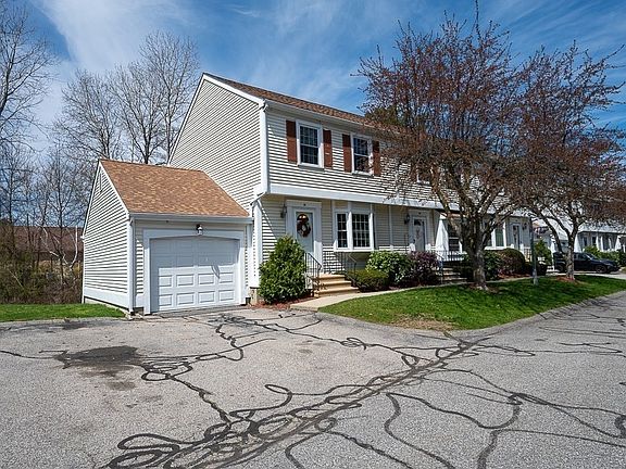 2nd image of 301 Heritage Ln #301