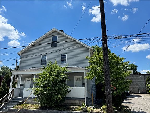4th image of 126 Railroad St #128