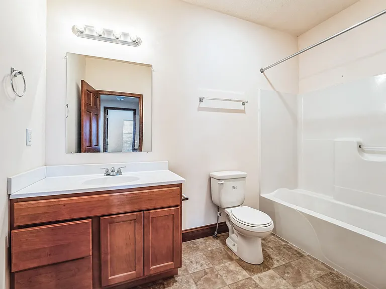 Highland Park Apartment Homes — Photo 36