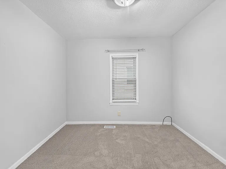 419 W Twelve Mile Rd — Photo 19