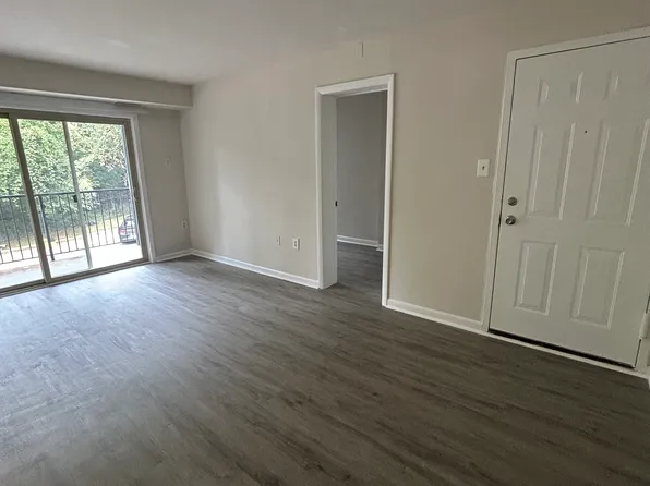 2800 Jasper St SE #103, Washington, DC 20020