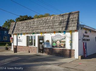 112 Center Ave S, Mitchellville, IA 50169